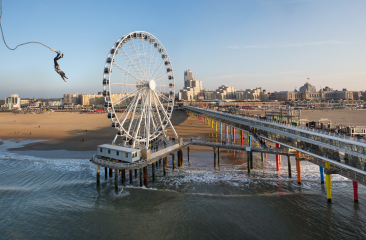 Reuzenrad en Bungeejumpen op de Pier in Scheveningen 