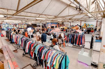 vintage kleding in Sweatshop Binckhorst