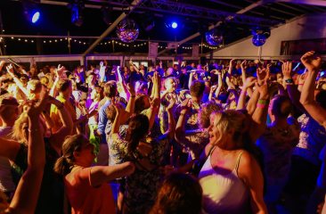 Disco-Train Beach Party XL