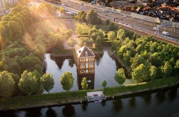 Luchtfoto van het Huygensmuseum (locatie Hofwijck)