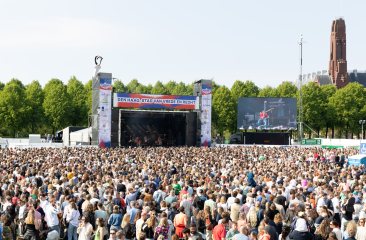 Vier de vrijheid bij het Bevrijdingsfestival in Den Haag 