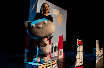Pim en Pom poppenspel op het podium Veur Theater