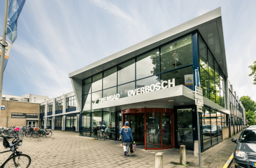 De ingang van Zwembad Overbosch