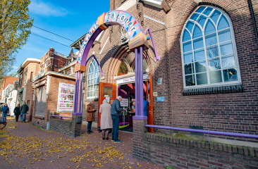 Ingang van Het Veur Theater (c) Leidschendam verrast 
