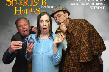 Drie acteurs in komische Sherlock Holmes-stijl poseren met overdreven geschrokken gezichten, als promotie voor de voorstelling Sheer Luck Holmes.