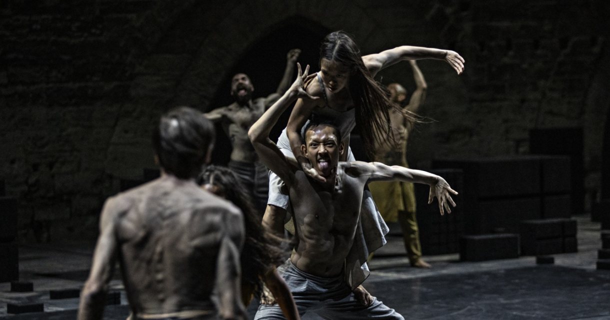 Akram Khan - Outwitting the Devil bewerken Akram Khan - Outwitting the Devil bewerken