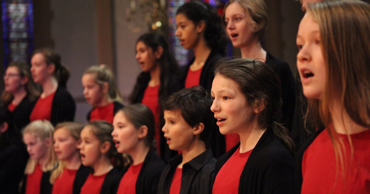 Geniet van de verschillende kerstliedjes van de essembles tijdens The Sound Of Music Geniet van de verschillende kerstliedjes van de essembles tijdens The Sound Of Music