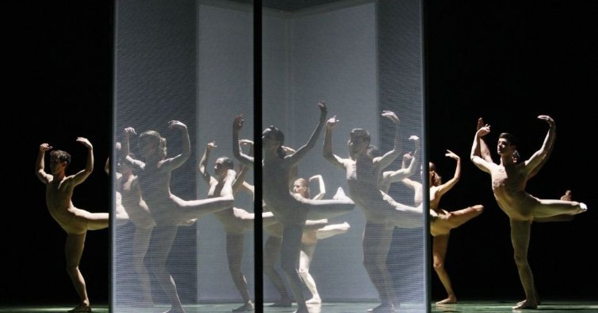 Stadstheater Zoetermeer - Introdans - Goud & Nieuw Stadstheater Zoetermeer - Introdans - Goud & Nieuw