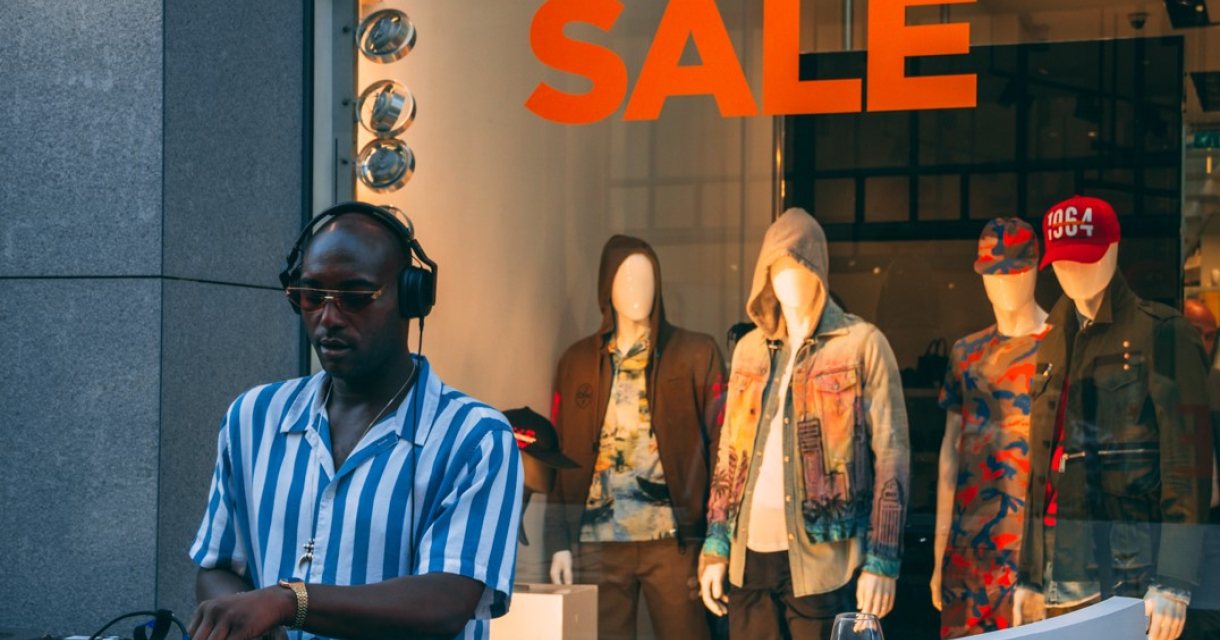 Summer Sale Weekends Summer Sale Weekends