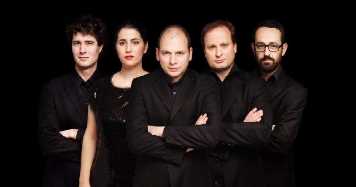Ensemble Black Pencil Ensemble Black Pencil