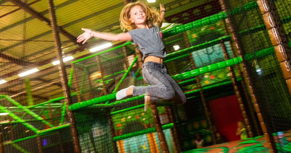 Kom bij Monkey Town Den Haag lekker springen, klimmen en klauteren Kom bij Monkey Town Den Haag lekker springen, klimmen en klauteren