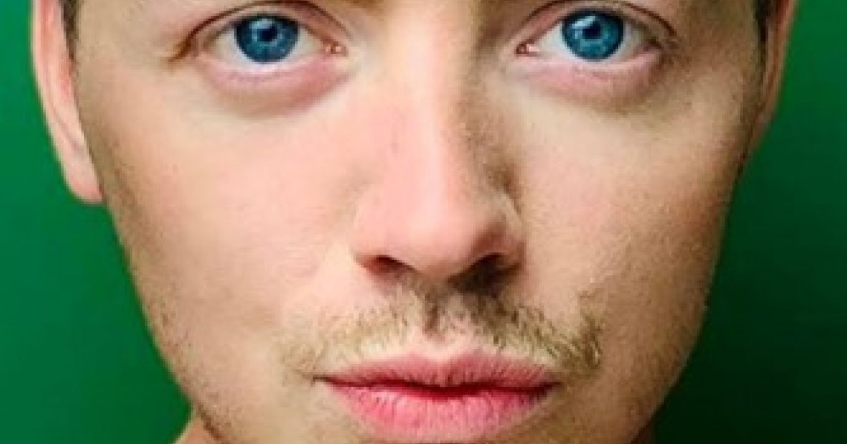 Zing mee met Johnny Hendriks tijdens Advocaatje verlief je nog? Zing mee met Johnny Hendriks tijdens Advocaatje verlief je nog?