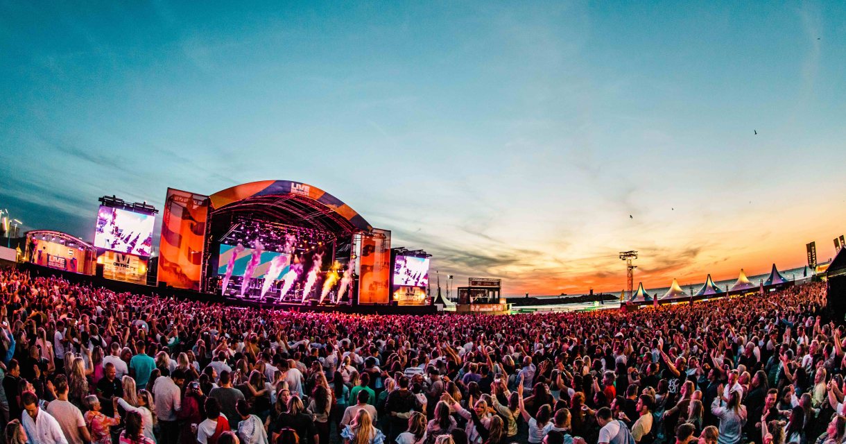 Live on the Beach: Het Grootste Zomerfeest Van Nederland!