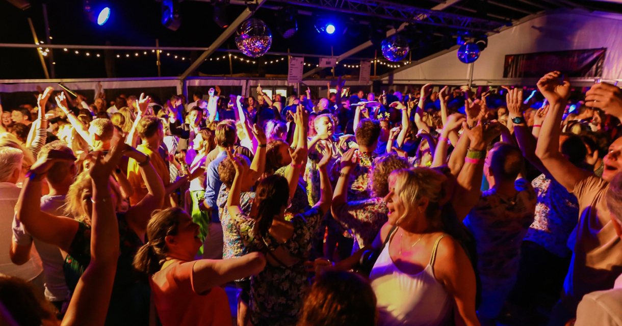 Disco-Train Beach Party XL