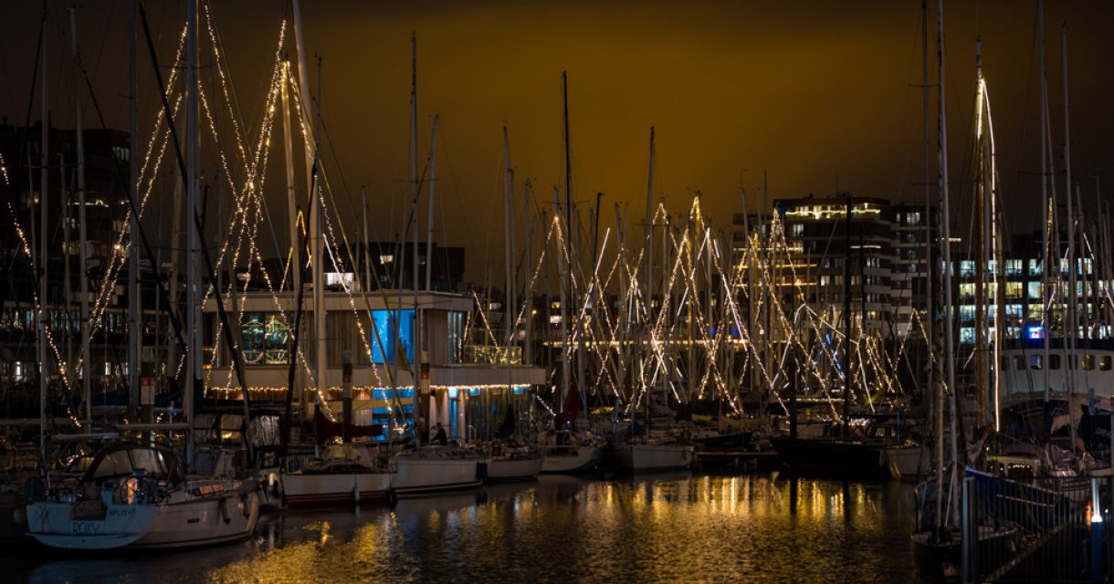 Lichtjes in de Haven van Scheveningen Lichtjes in de Haven van Scheveningen