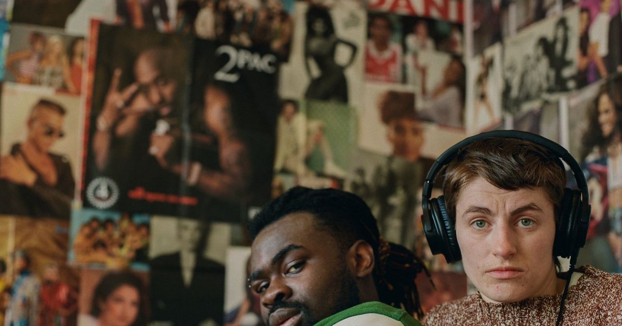 Voorstelling waarin hiphop-theatercollectief DIEHELEDING zich afvraagt aan welke helden uit de geschiedenis je je kunt optrekken. Voorstelling waarin hiphop-theatercollectief DIEHELEDING zich afvraagt aan welke helden uit de geschiedenis je je kunt optrekken.
