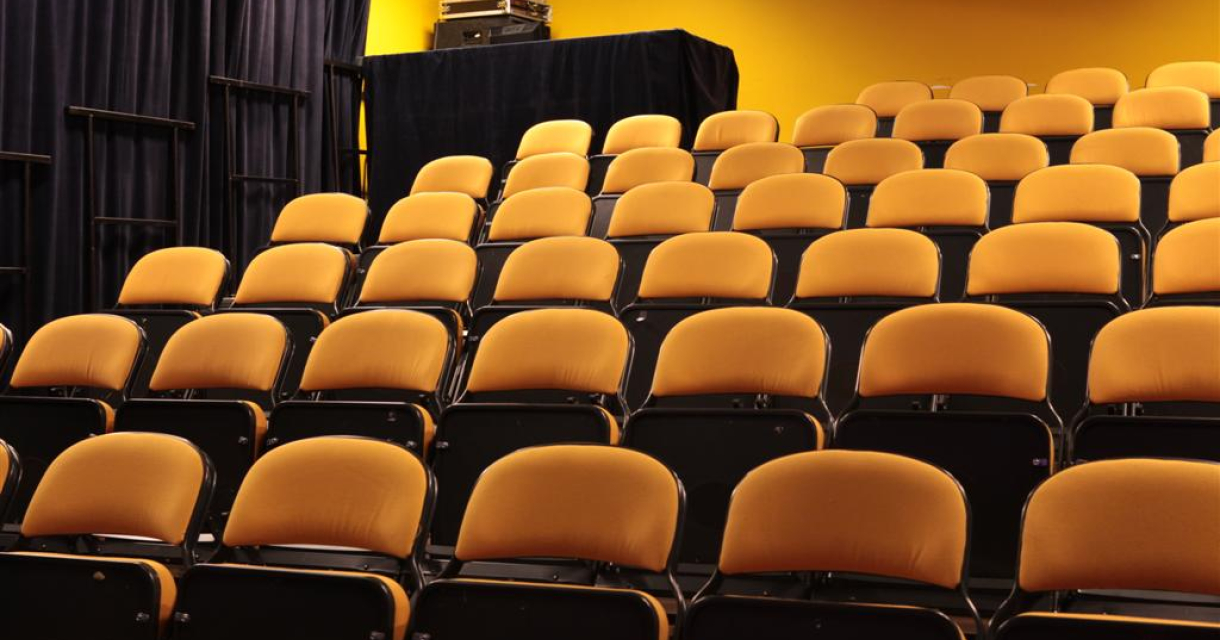 Tribune Gele Zaal van Theater de Vaillant
