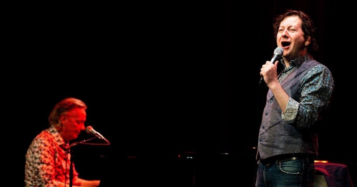 Bas Marée zingt en Johan Hoogeboom speelt piano Bas Marée zingt en Johan Hoogeboom speelt piano
