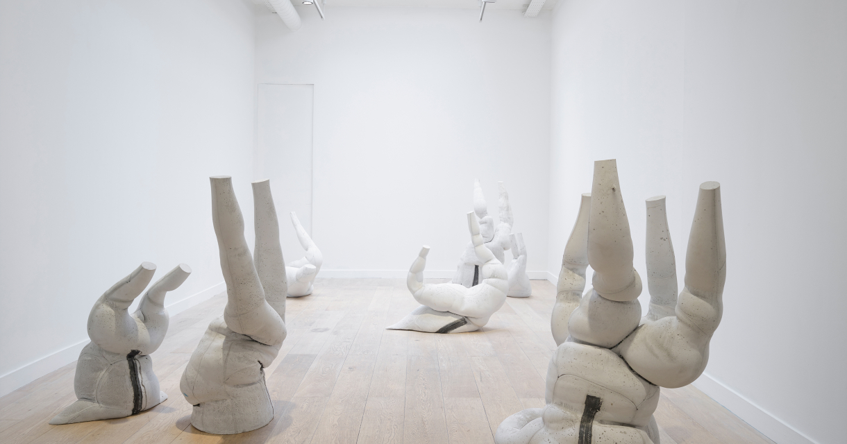 Op de foto zie je verschillende kunst sculpturen gemaakt door Tania Kovats Op de foto zie je verschillende kunst sculpturen gemaakt door Tania Kovats