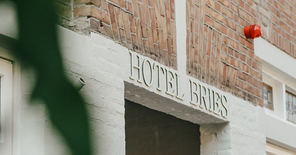buitenkant hotel bries