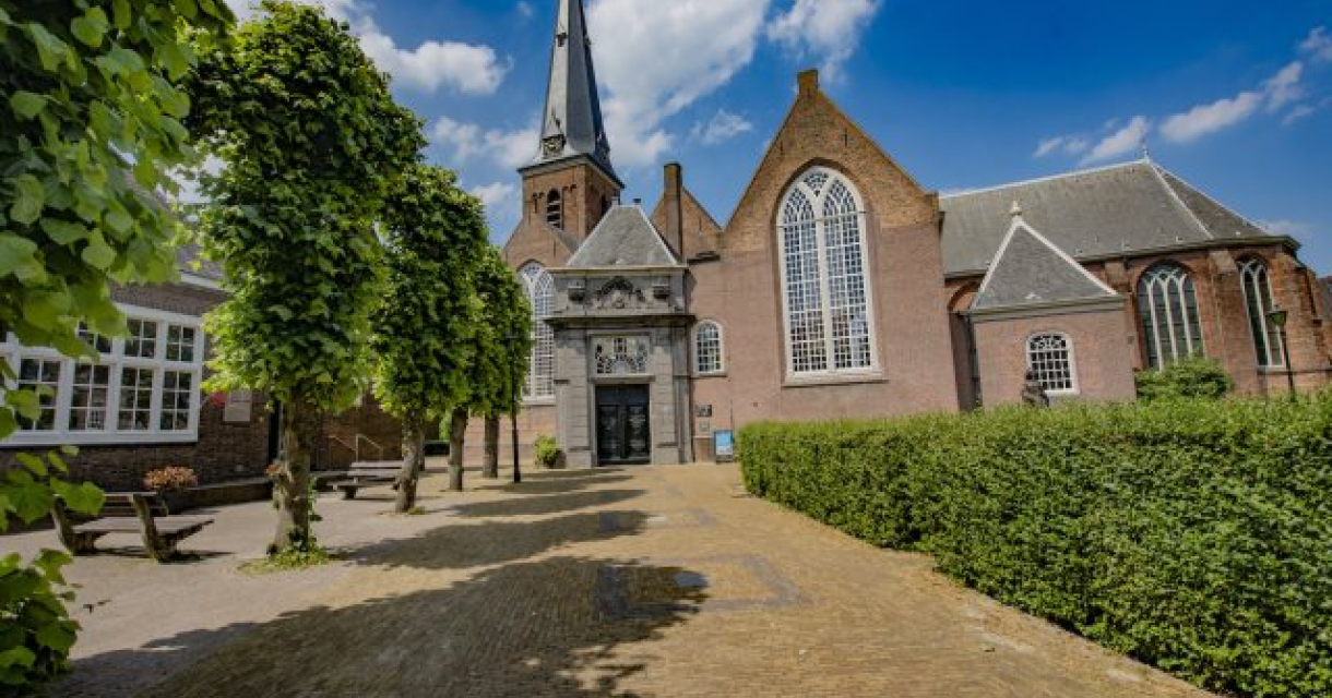 Voorzijde van de Oude- of Matinikerk in Voorburg Voorzijde van de Oude- of Matinikerk in Voorburg