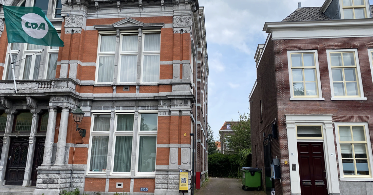 Ingang van parkeerplaats ParkBee Buitenom 18 (c) ParkBee Ingang van parkeerplaats ParkBee Buitenom 18 (c) ParkBee