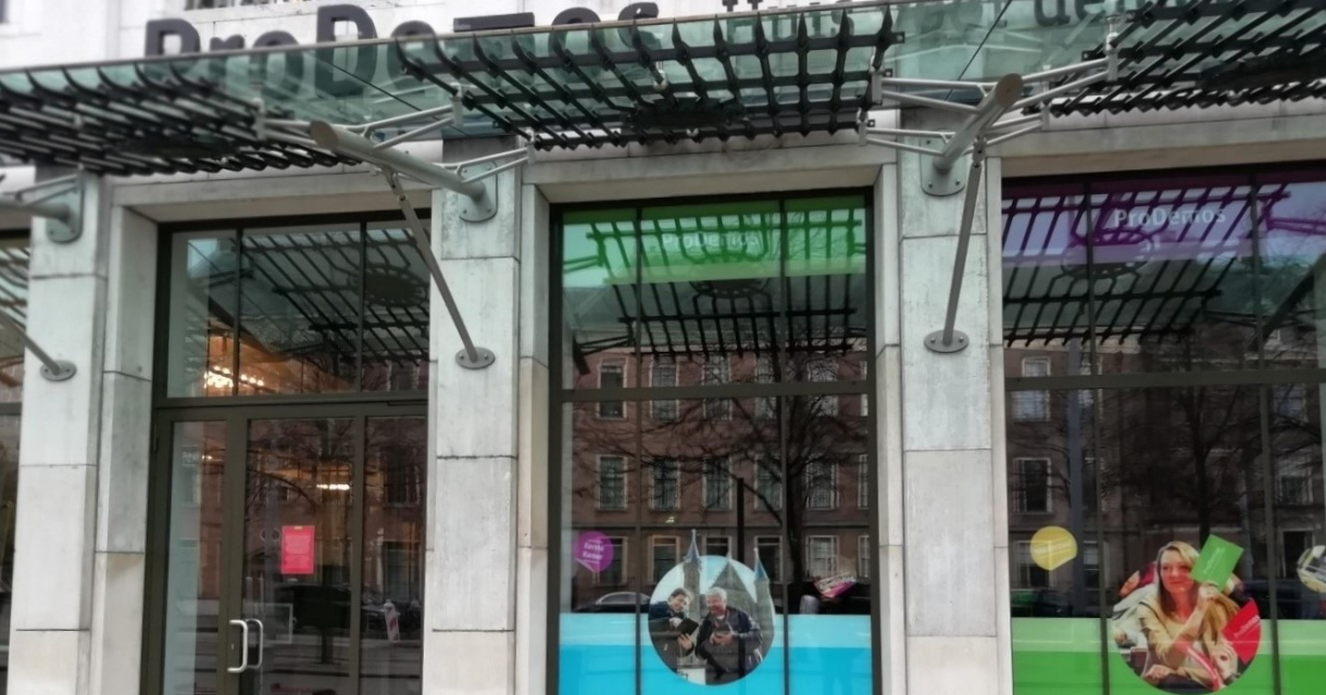 Bezoekerscentrum ProDemos buitenzijde Bezoekerscentrum ProDemos buitenzijde