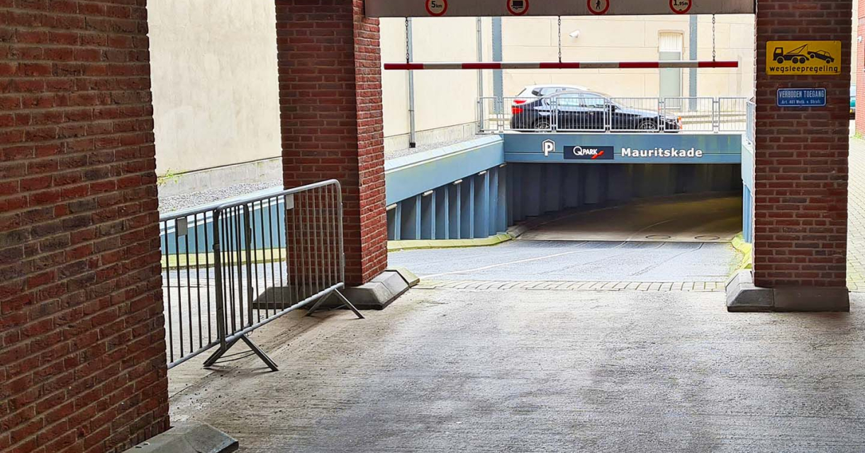 Ingang van parkeergarage Q-Park Mauritskade (c) Q-Park Ingang van parkeergarage Q-Park Mauritskade (c) Q-Park