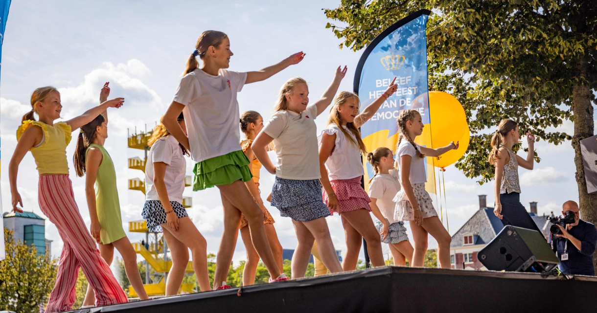 Dansoptreden van kinderen op Prinsjesfestival ©Jelle Mes Dansoptreden van kinderen op Prinsjesfestival ©Jelle Mes