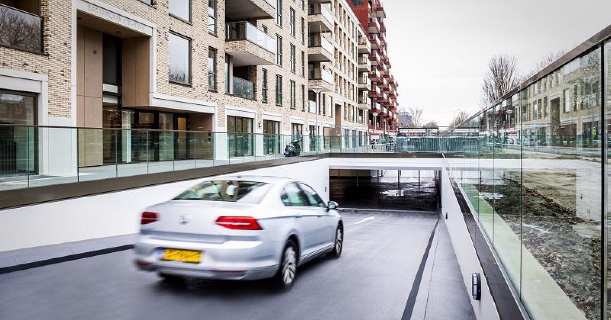 Entree van parkeergarage APCOA Parking Haga Ziekenhuis Leyweg Entree van parkeergarage APCOA Parking Haga Ziekenhuis Leyweg