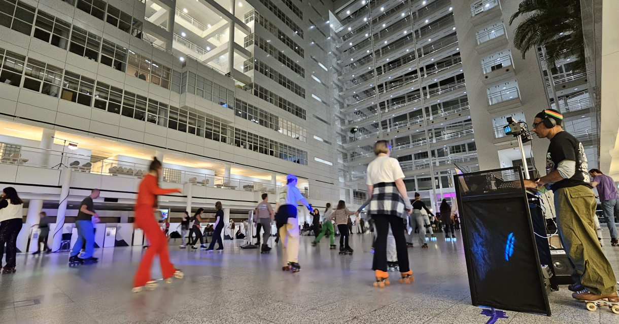 RollerSkateDisco Atrium Den Haag. Foto Atrium City Hall RollerSkateDisco Atrium Den Haag. Foto Atrium City Hall