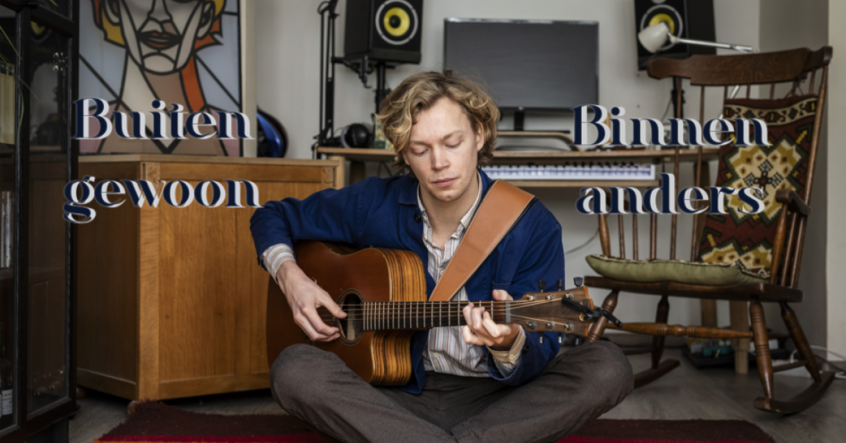 Bram Ruiter met gitaar