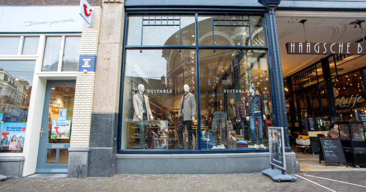 Etalage Suitable Den Haag in de Haagsche Bluf Etalage Suitable Den Haag in de Haagsche Bluf