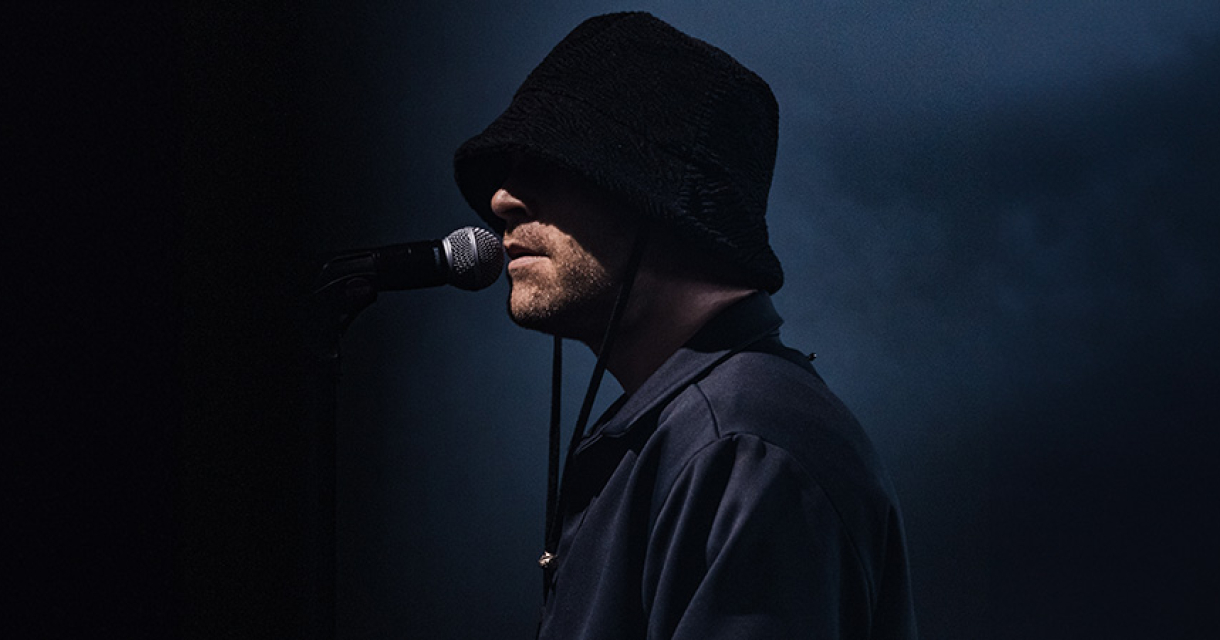 Rapper Sticky Steez, oftewel Sticks, brak door met de rapformatie Opgezwolle en is inmiddels een gevestigde naam binnen de Nederlandse hiphopscene.