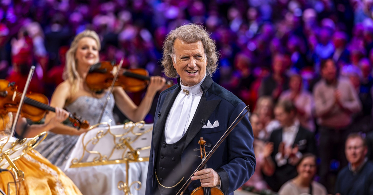 andre-rieu-s-2025-christmas-concert_-merry-christmas__andre-rieu-productions-piece-of-magic-entertainment