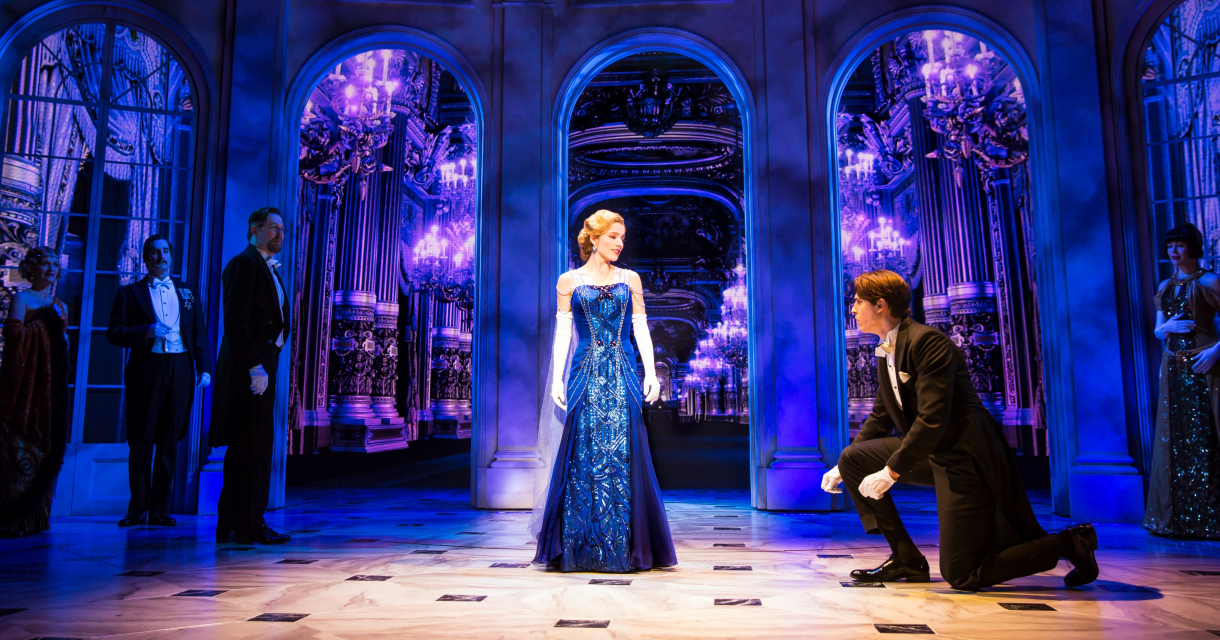 Scènefoto's ANASTASIA Broadway | © Matthew Murphy Scènefoto's ANASTASIA Broadway | © Matthew Murphy