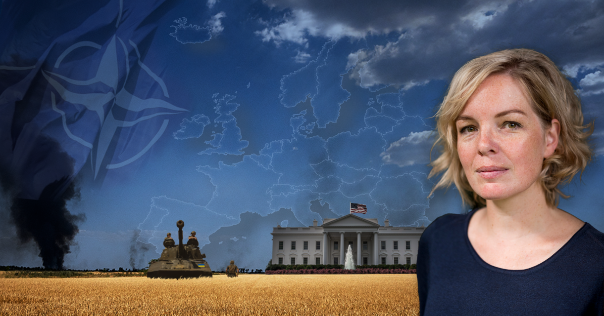 Vrouw staat voor een compositie met een graanveld, tank, Witte Huis, NAVO-logo en een kaart van Europa op de achtergrond. Vrouw staat voor een compositie met een graanveld, tank, Witte Huis, NAVO-logo en een kaart van Europa op de achtergrond.