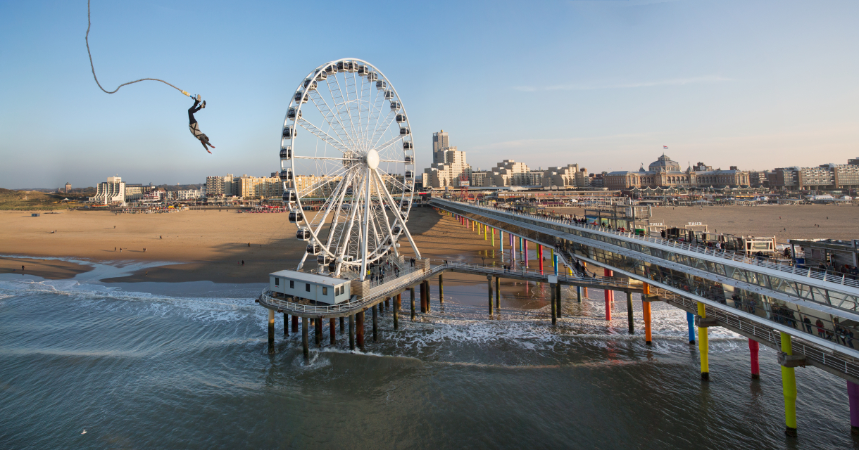 Reuzenrad en Bungeejumpen op de Pier in Scheveningen 