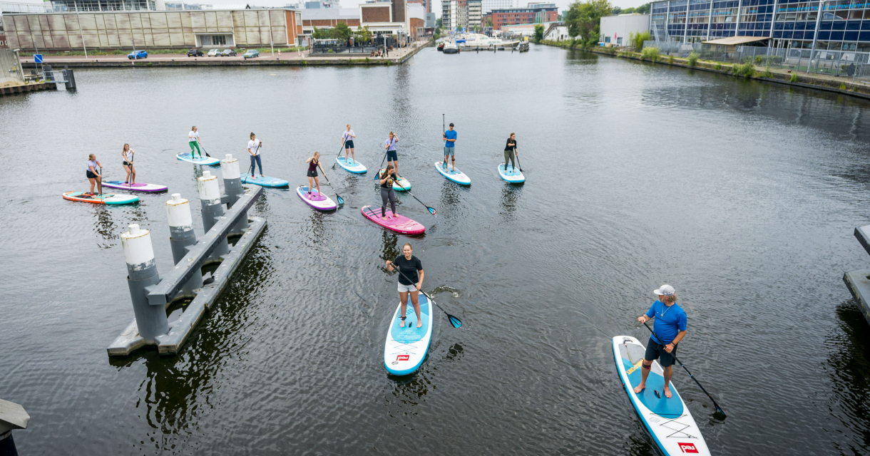 Groep suppers op het water bij de Binckhaven