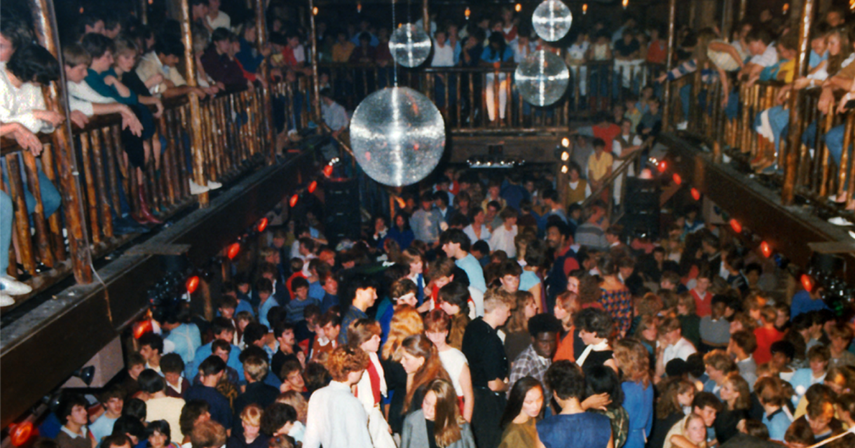 Een foto van een nostalgische avond in de Marathon Den Haag.