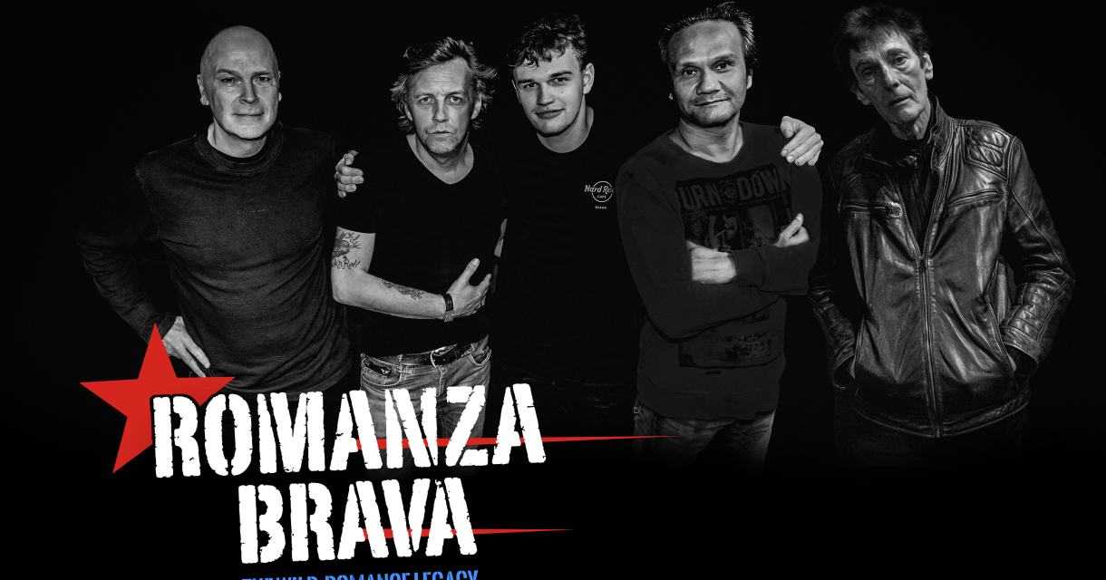 Band Romanza Brava poseert samen.