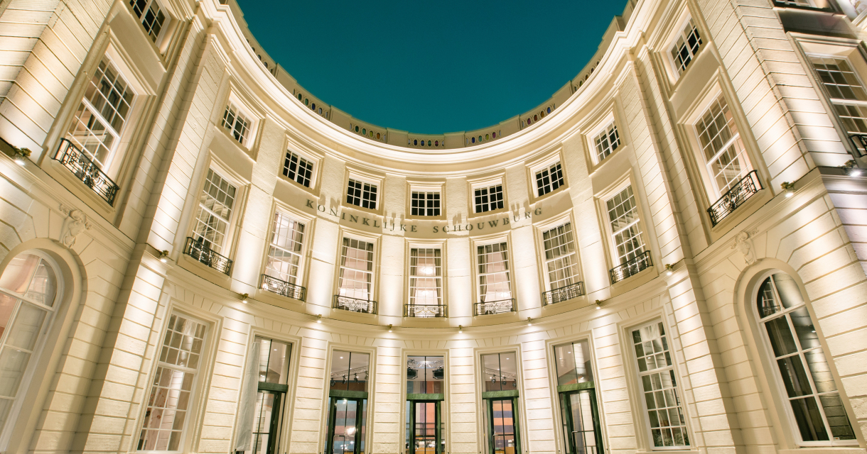Mooi lit teken van de Koninklijke Schouwburg in Den Haag