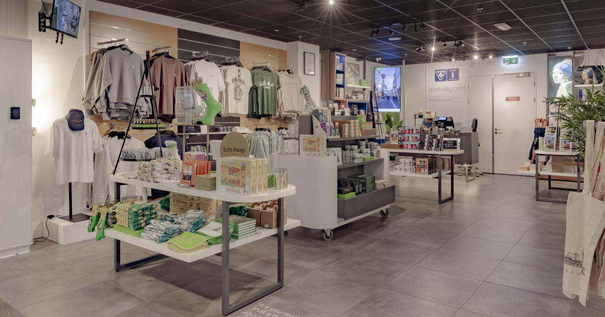 Interior of a shop featuring souvenirs from The Hague.