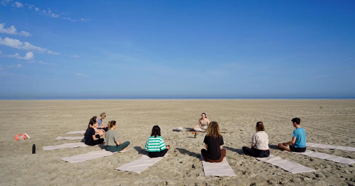 strandyoga-png.png