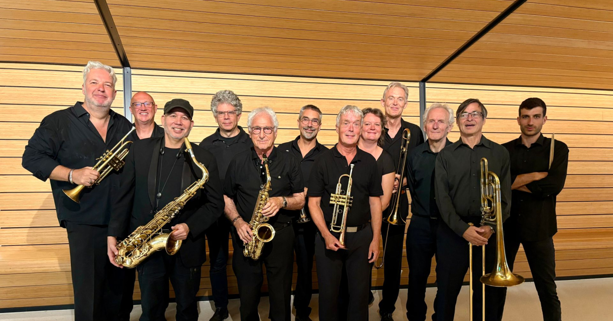 Leden van The Hague Jazz Project poserend met hun instrumenten