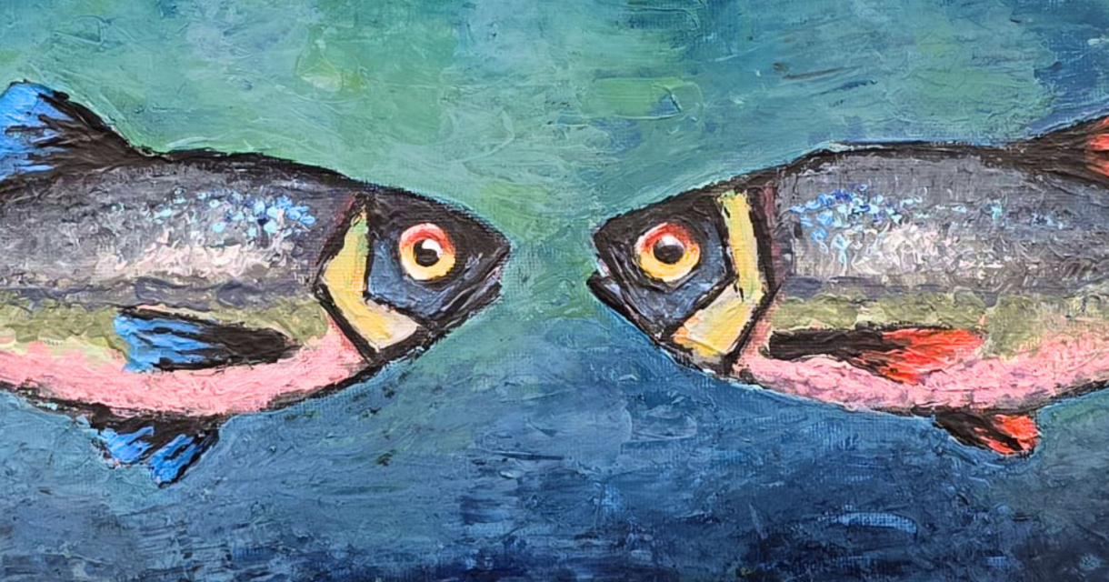 Schilderij van twee vissen  in een blauwe zee die naar elkaar toe zwemmen