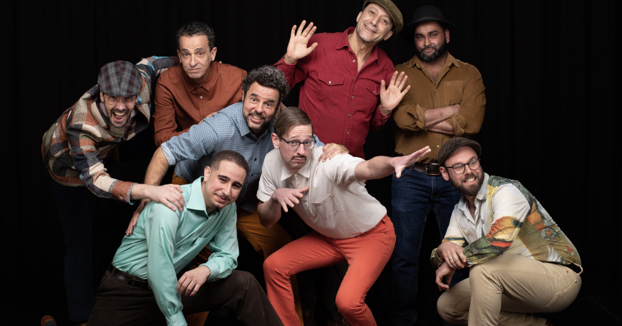 Artiesten op het podium tijdens Dramtune Night bij Podium aan Zee in Den Haag