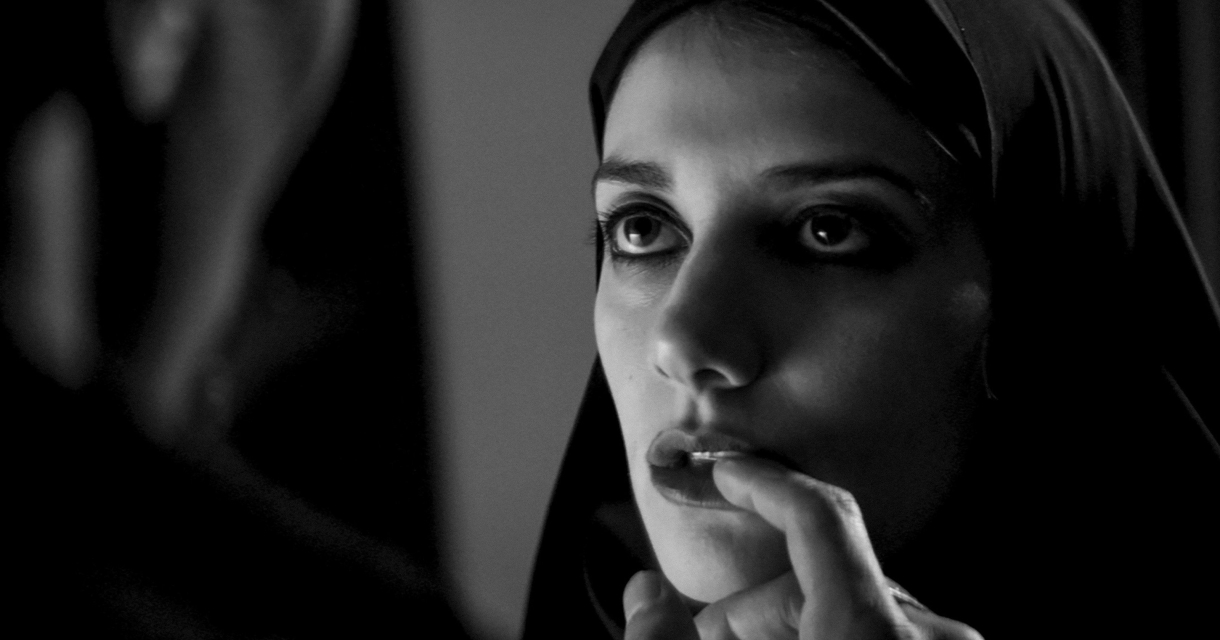 a-girl-walks-home-alone-at-night_filmstill.jpg