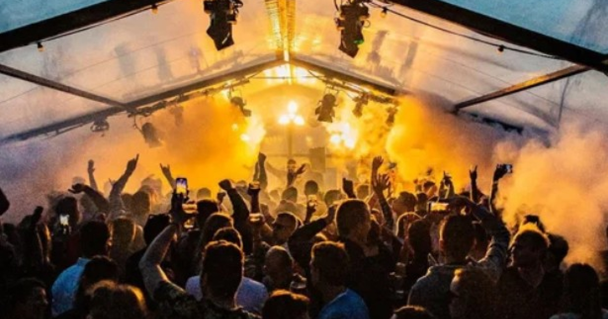 azorra-beachclub.jpg