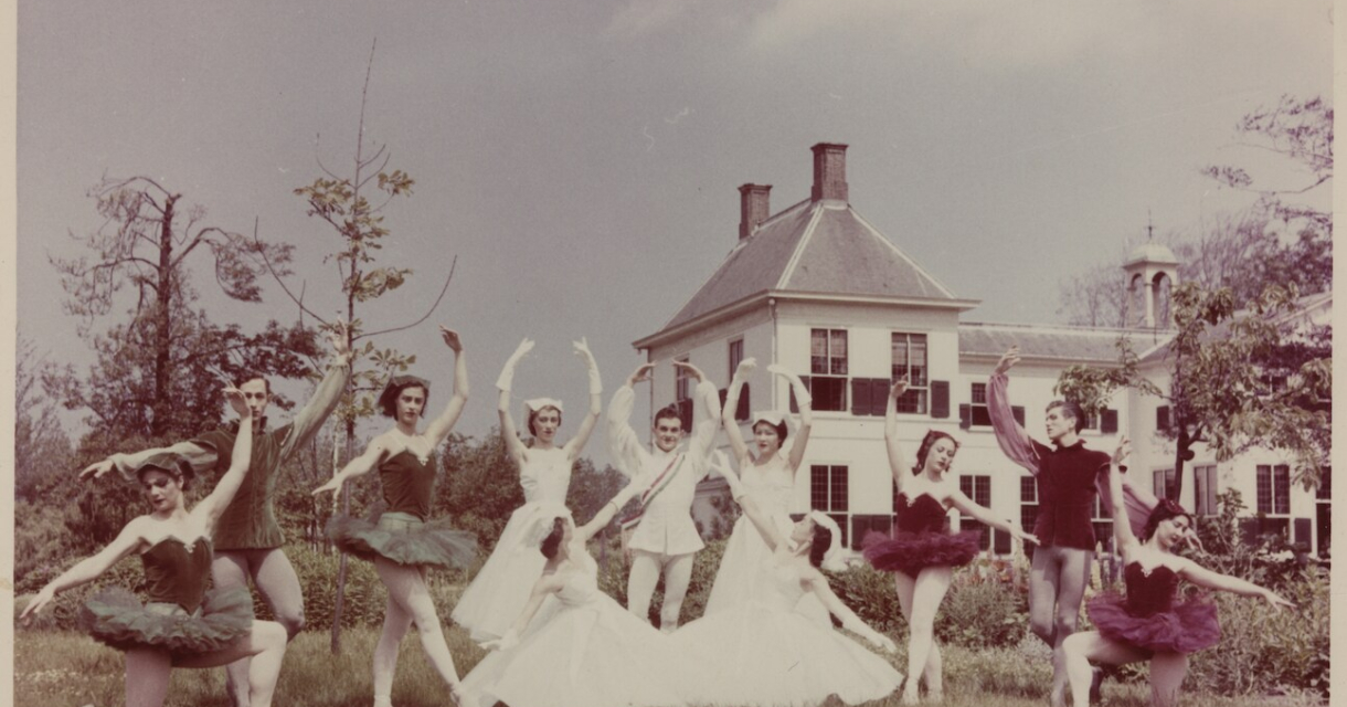 ballet-van-puck-goekoop-voor-het-catshuis.jpg ballet-van-puck-goekoop-voor-het-catshuis.jpg